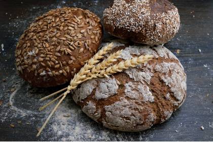 Poradnik zakupowy: Jak wybrać odpowiednią krajalnicę do chleba